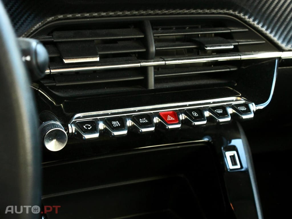 Peugeot 2008 1.2 PureTech Active EAT8