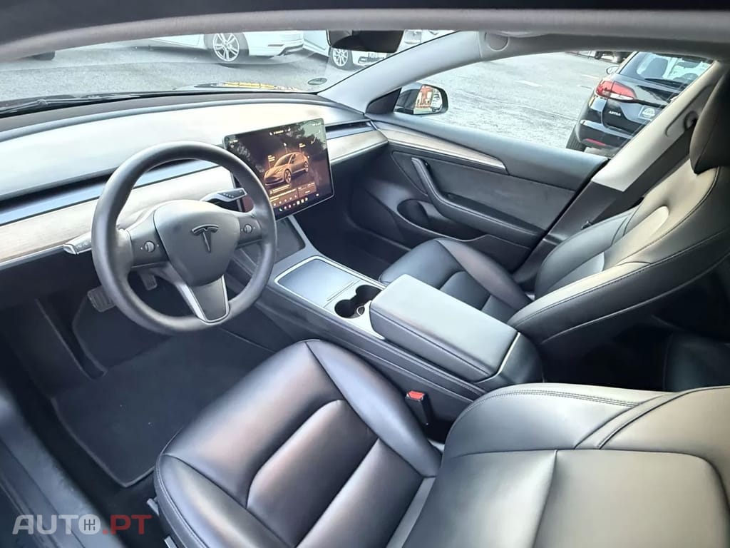 Tesla Model 3 Standard Range Plus RWD