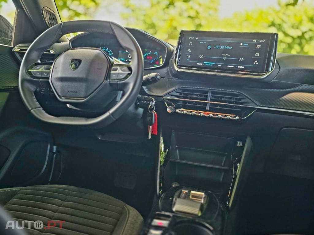 Peugeot E-2008 50 kWh Active Pack