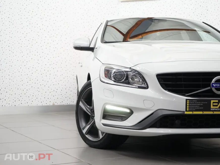 Volvo V60 2.4 D6 R-Design AWD Phev