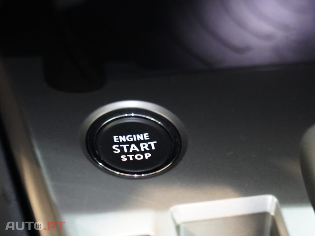 Peugeot 408 1.6 Hybrid Allure e-EAT8