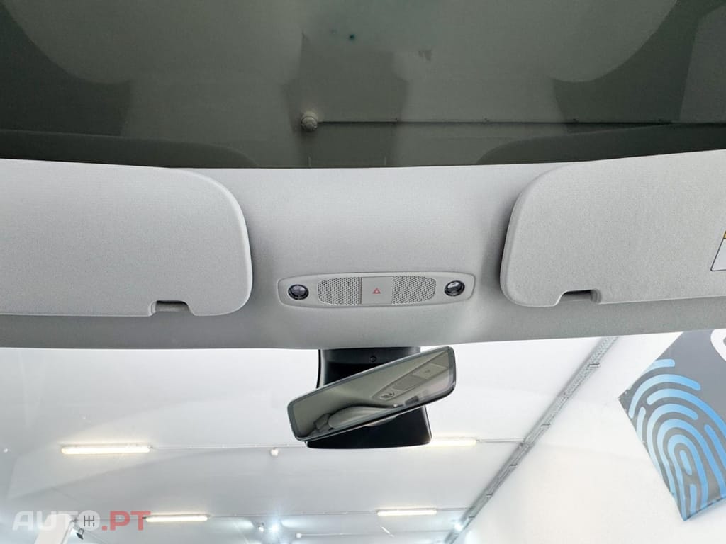 Tesla Model 3 RWD PLUS AUTO