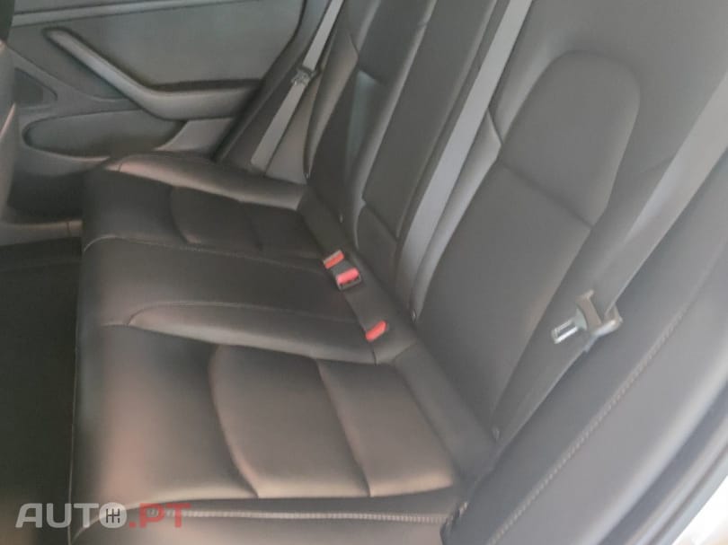 Tesla Model 3 Standard Range Plus RWD