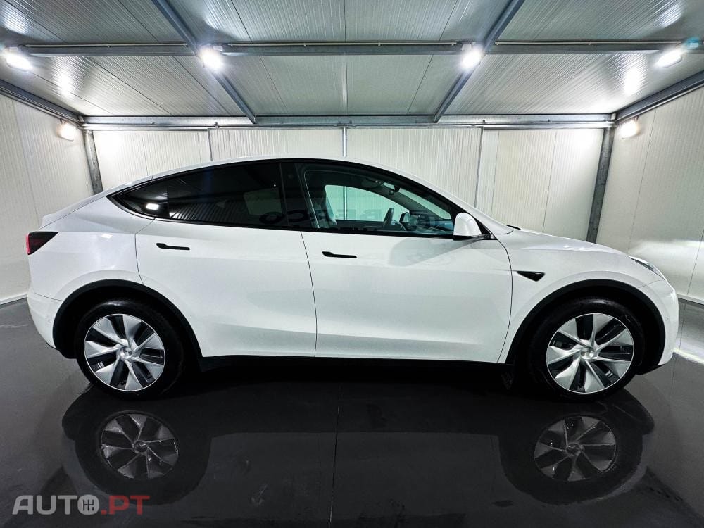Tesla Model Y Long Range Dual Motor AWD