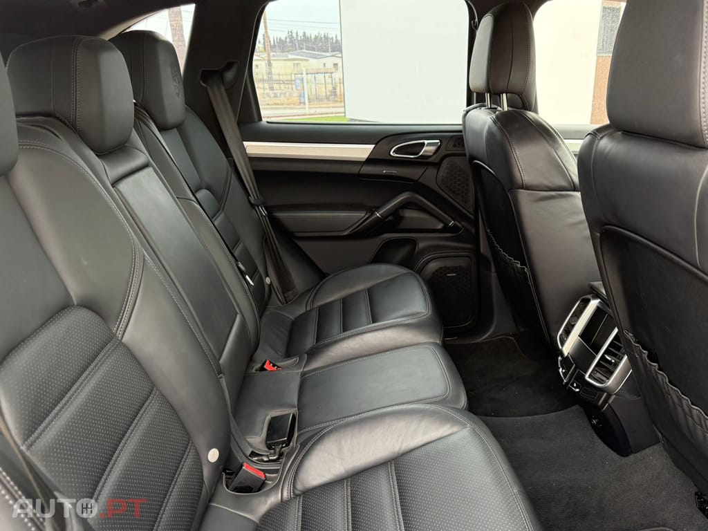 Porsche Cayenne Cayenne S 3.0 V6 E- Hybrid