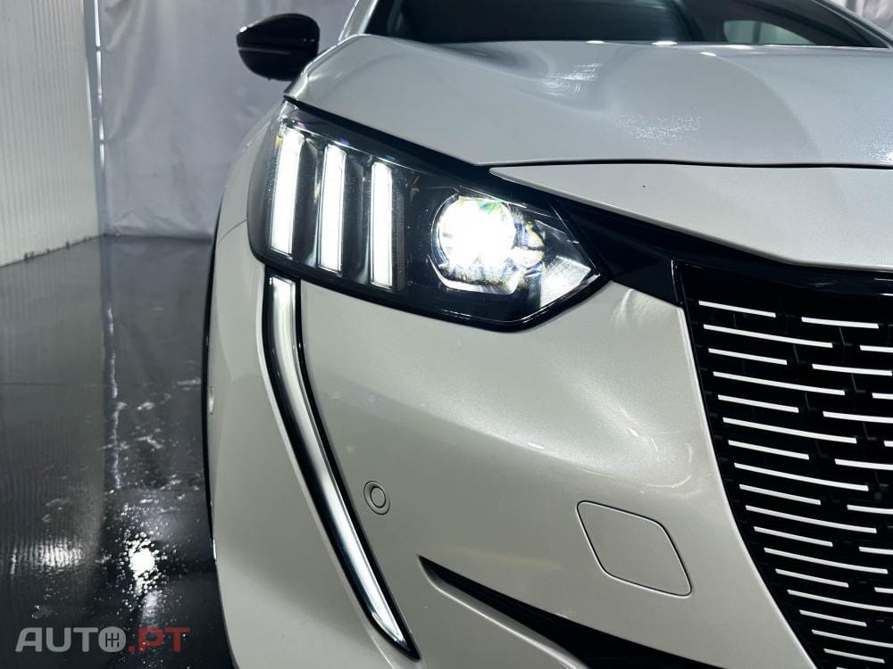 Peugeot E-208 50 kWh GT Pack