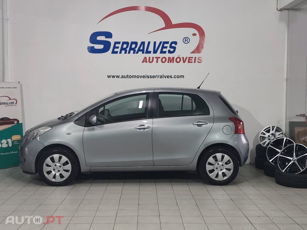 Toyota Yaris 1.0 VVT-i AC Manual
