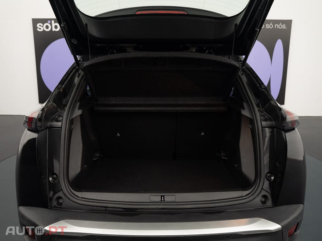Peugeot E-2008 50 kWh Active Pack