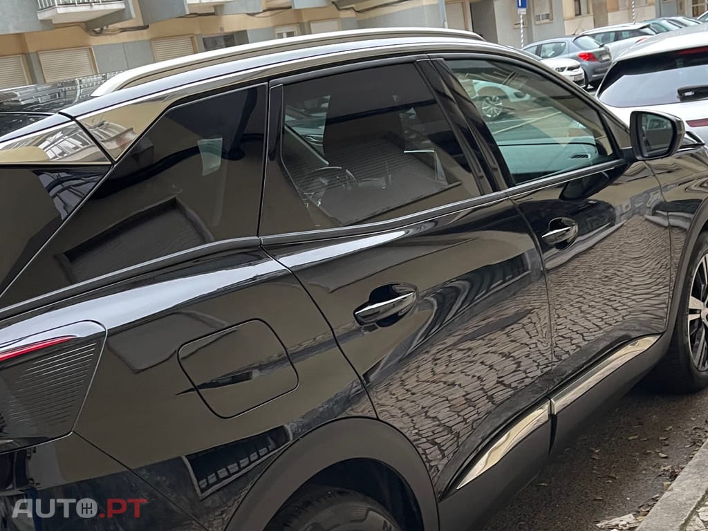 Peugeot 3008 PureTech 130 Stop & Start GPF EAT8 Allure