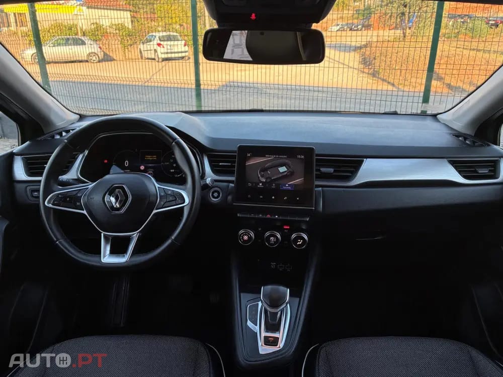 Renault Captur 1.6 HYBRID E-TECH INTENS