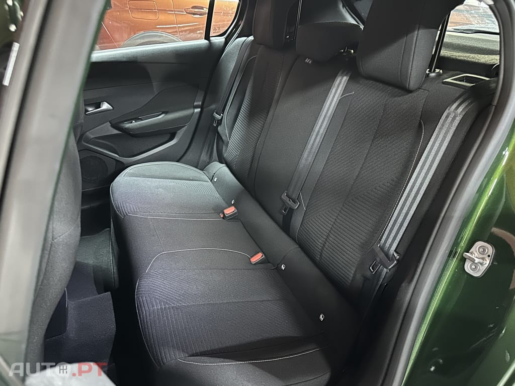 Peugeot 308 PureTech 130 EAT8 Active Pack
