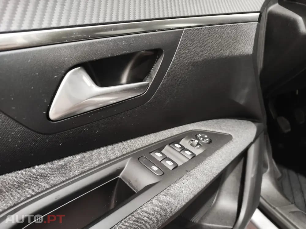 Peugeot 3008 1.5 BlueHDi Active