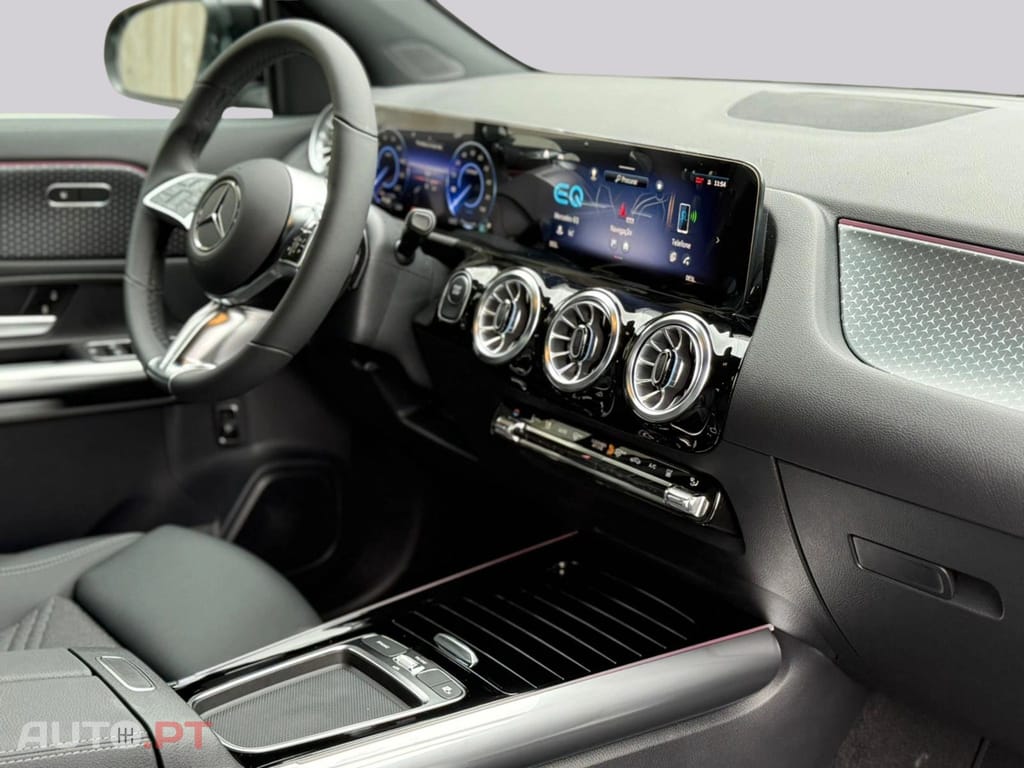 Mercedes-Benz EQA 250+ Progressive Advanced I.V.A DEDUTIVEL 