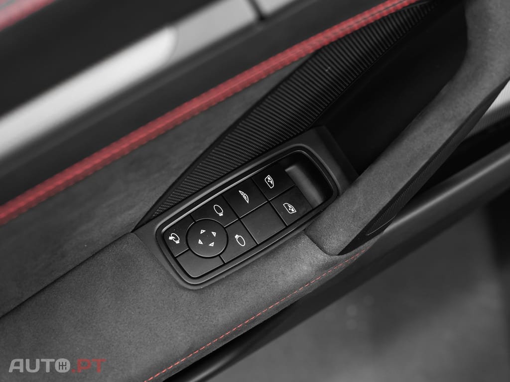 Porsche 992 Carrera 4 GTS PDK