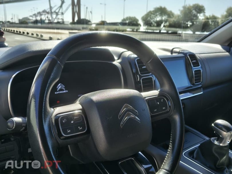 Citroën C5 Aircross 1.2 PureTech Shine — fotografia 8