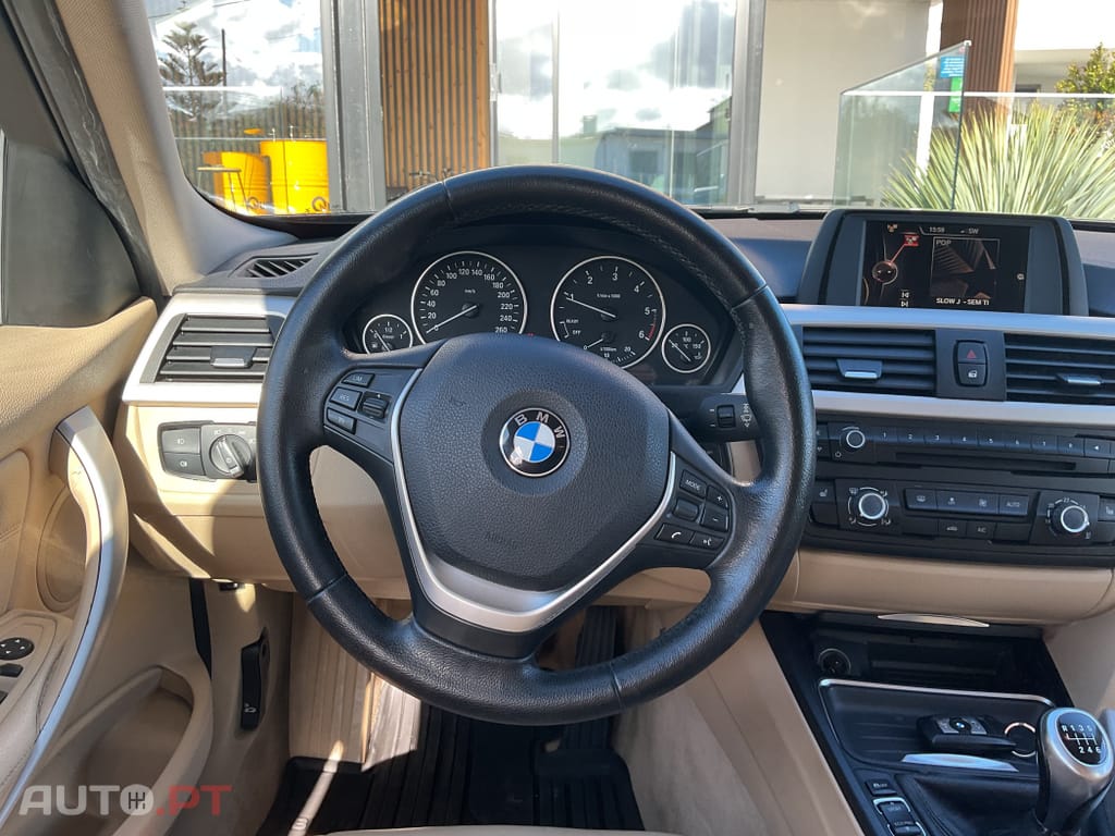 BMW 318 d Touring Line Sport