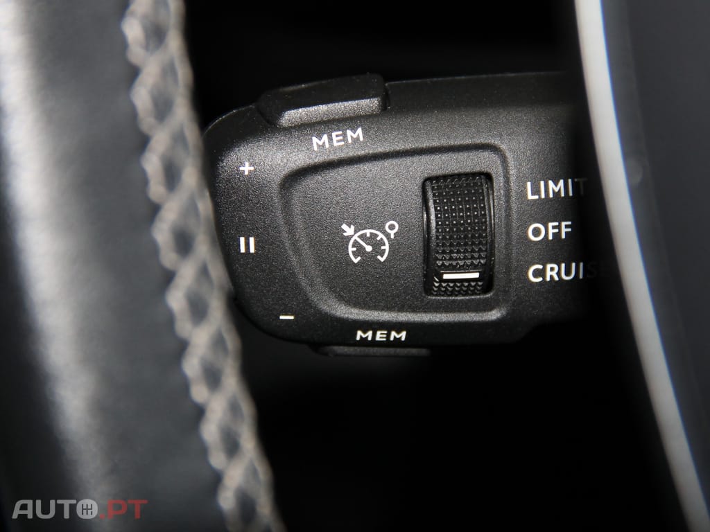 Peugeot 3008 1.5 BlueHDi Active