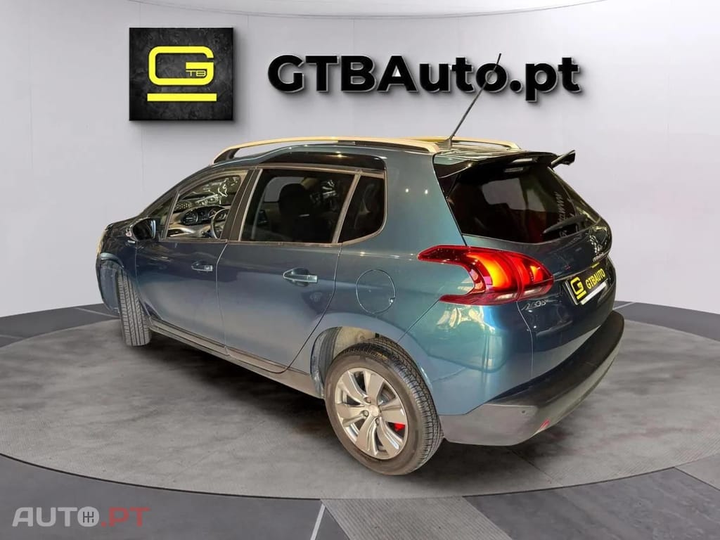 Peugeot 2008 1.2 e-VTi Style