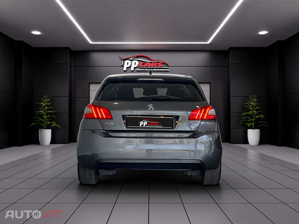 Peugeot 308 1.2 PureTech Allure Faróis Full LED