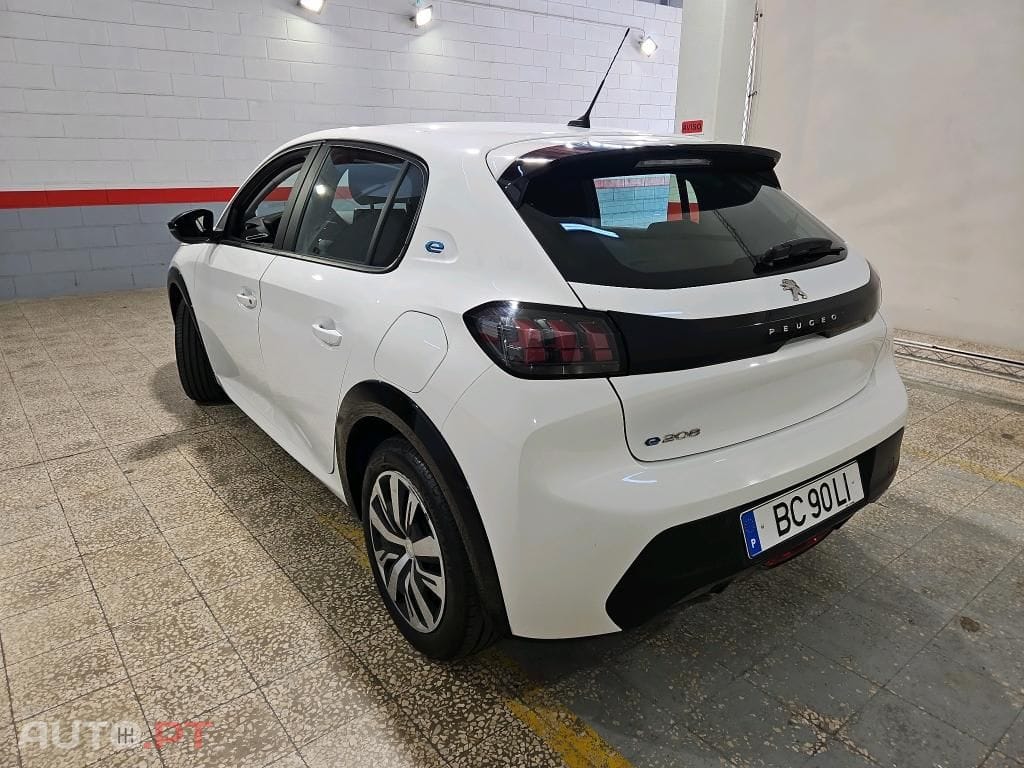 Peugeot E-208 50 kWh Active