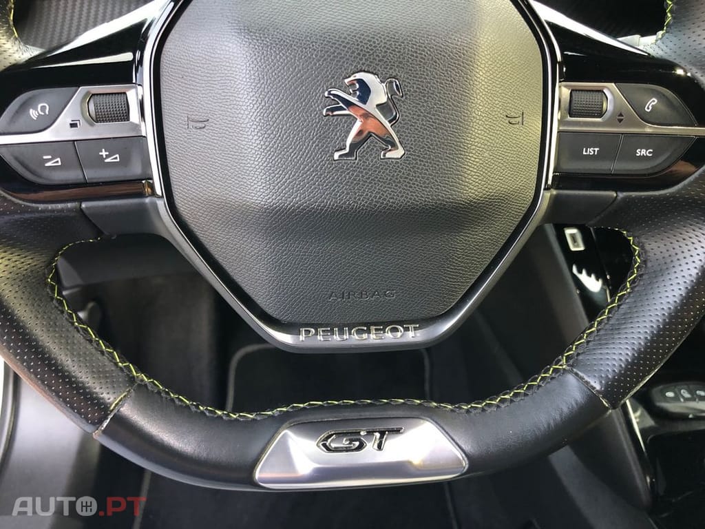 Peugeot E-2008 50 kWh GT