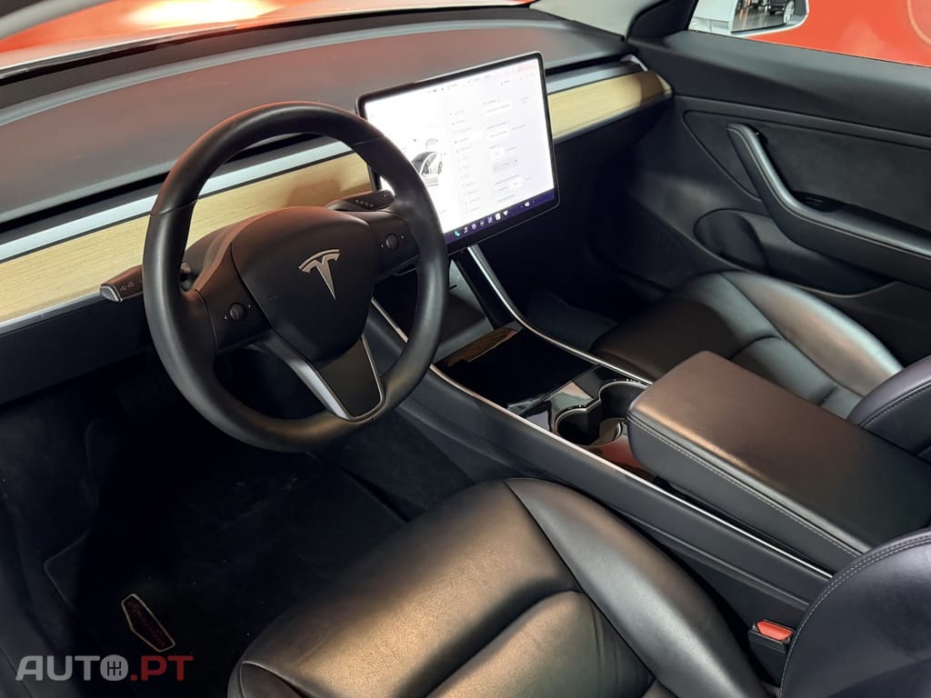 Tesla Model 3 Tração Traseira