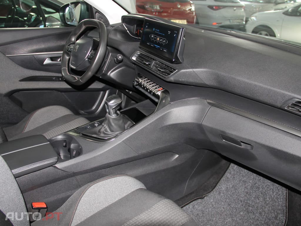 Peugeot 3008 1.5 BlueHDi Active