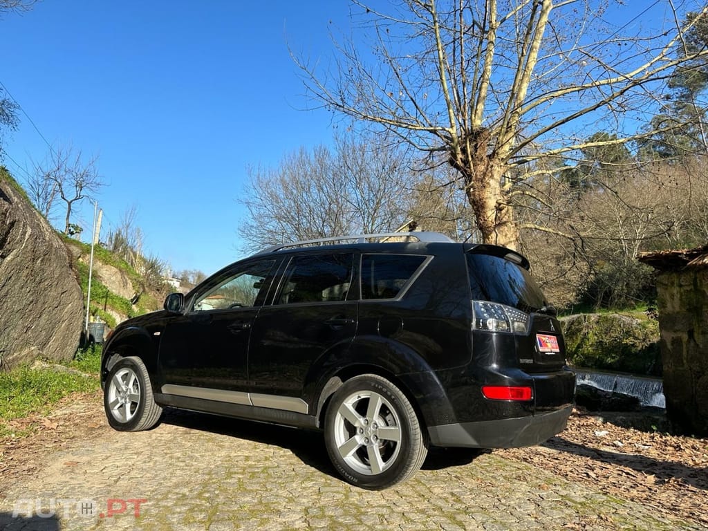 Mitsubishi Outlander 2.0 DI-D Intense 4WD