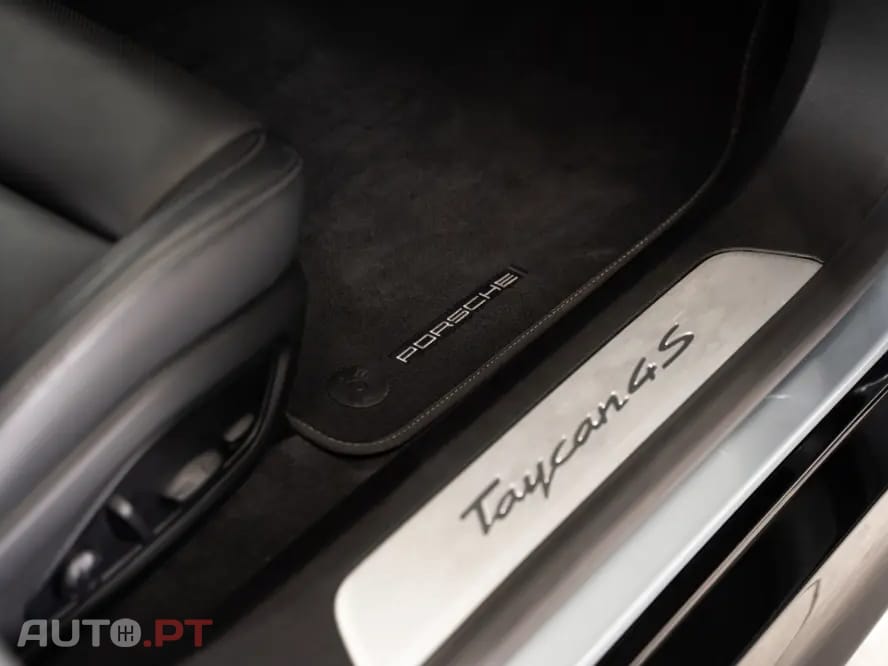 Porsche Taycan 4S