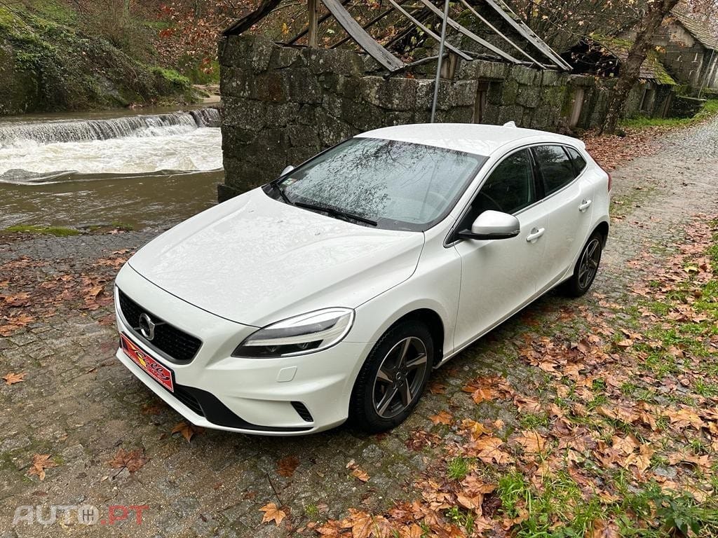 Volvo V40 2.0 D3 R-Design