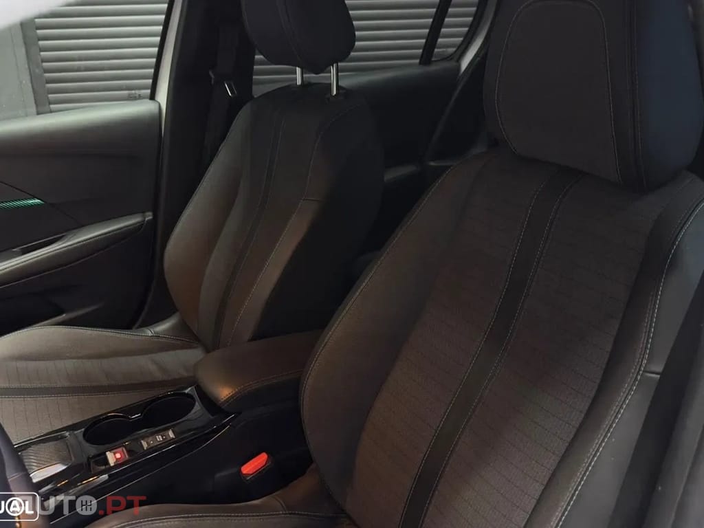 Peugeot E-208 50 kWh Allure