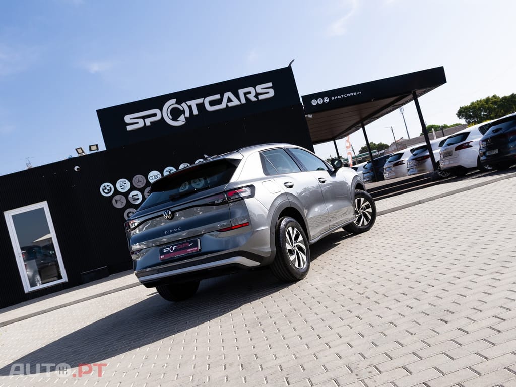 Volkswagen T-Roc 1.5 eTSI Trend DSG