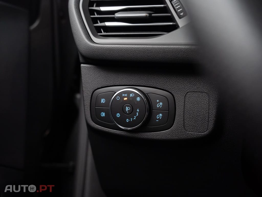 Ford Focus 1.0 EcoBoost MHEV ST-Line X