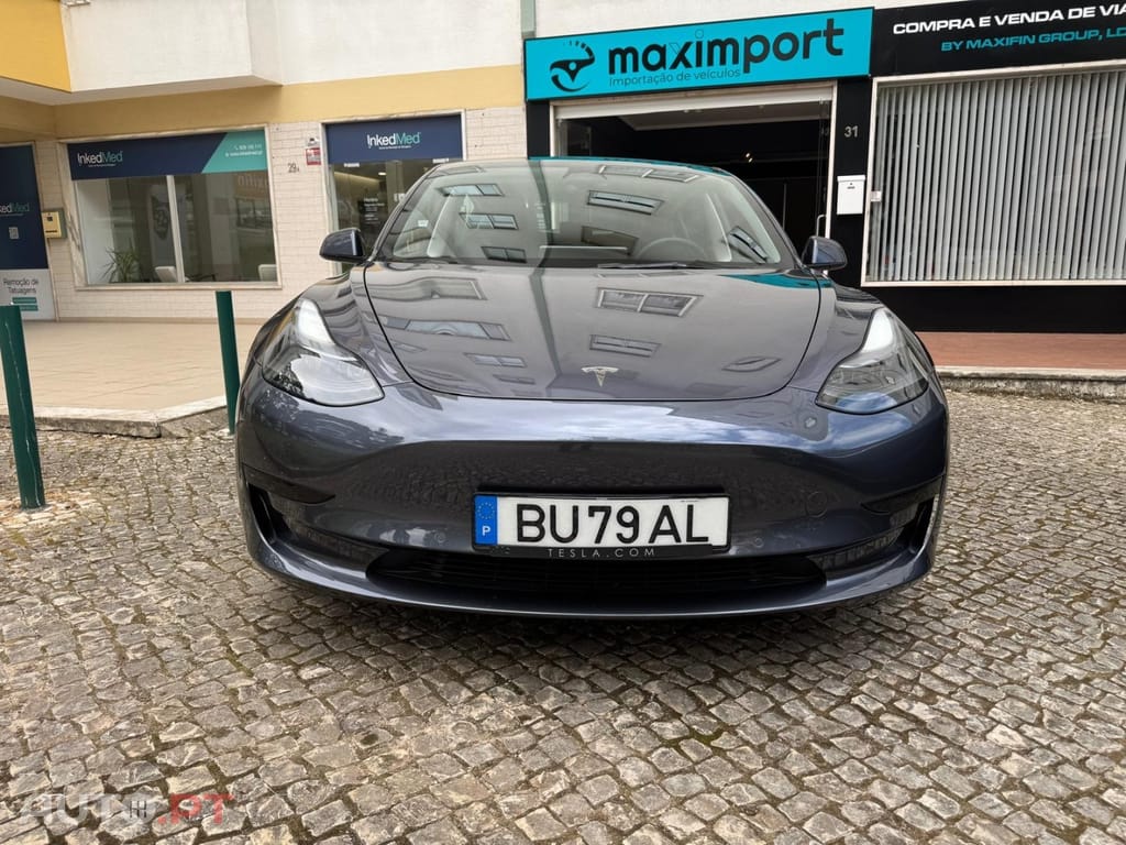 Tesla Model 3 Tração Traseira