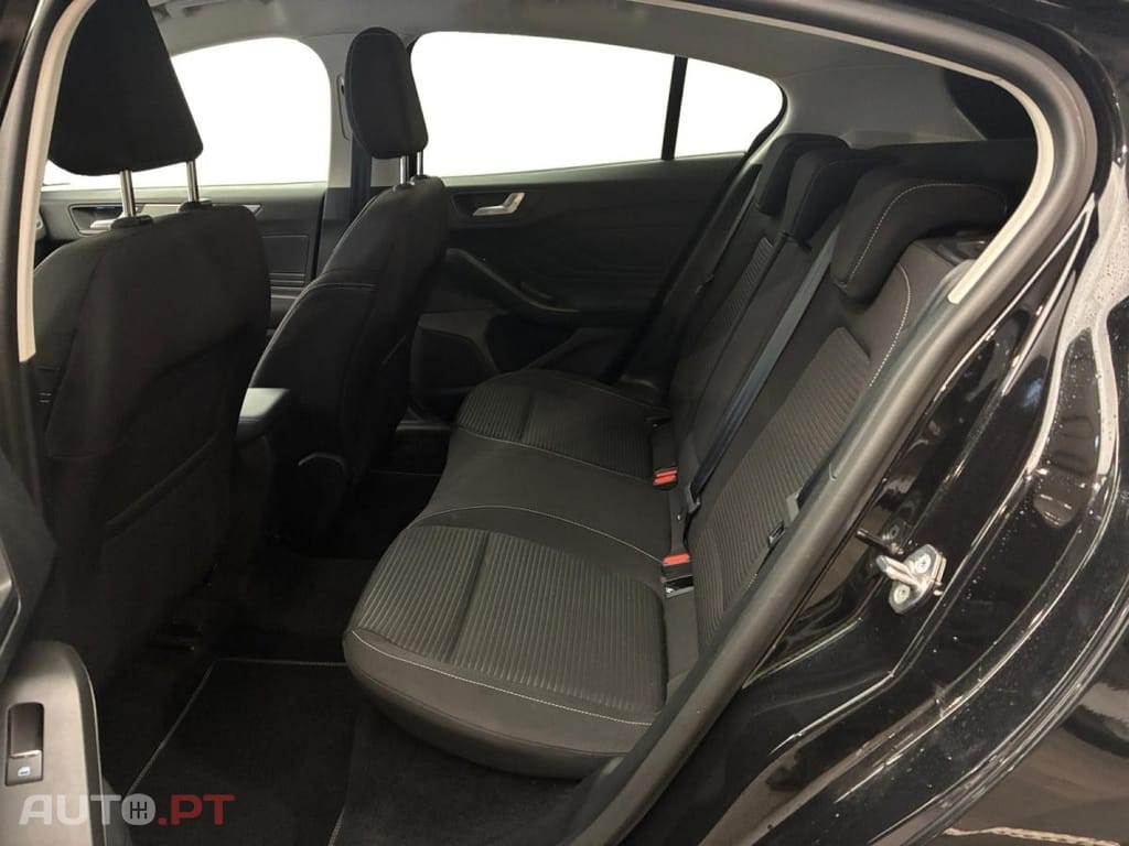 Ford Focus 1.0 Flexifuel mHEV Powershift Titanium X Business