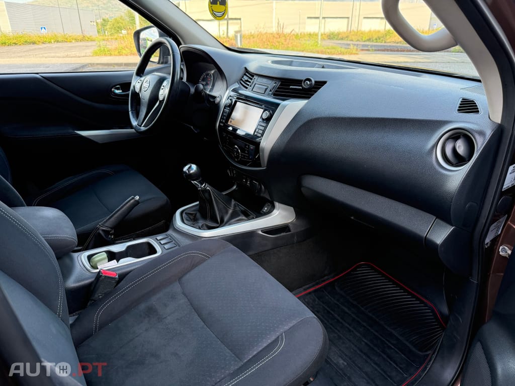 Nissan Navara 2.3 dCi CD 4WD N-Connecta Nav+Barras