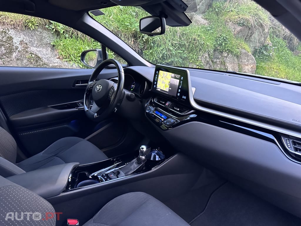 Toyota C-HR 1.8 Hybrid Lounge