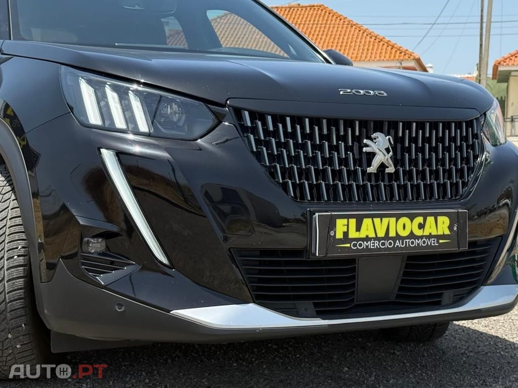 Peugeot 2008 1.2 PureTech GT EAT8