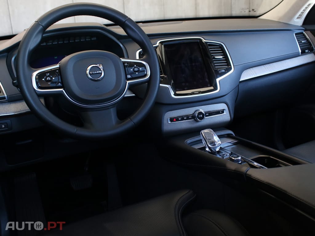 Volvo XC90 2.0 T8 PHEV Core AWD