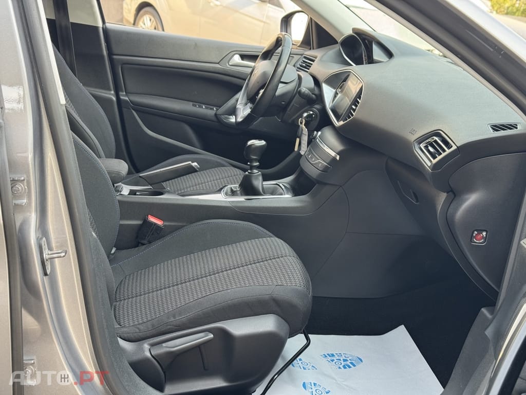 Peugeot 308 1.5 BlueHDi Style