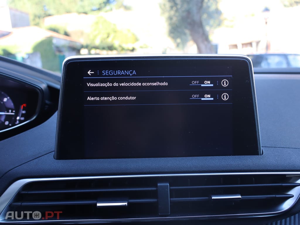 Peugeot 3008 1.5 BlueHDi Allure EAT8