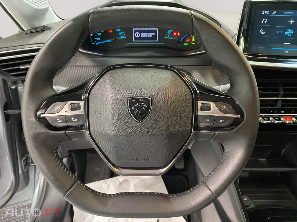 Peugeot e-208 50 kWh Active — fotografia 11