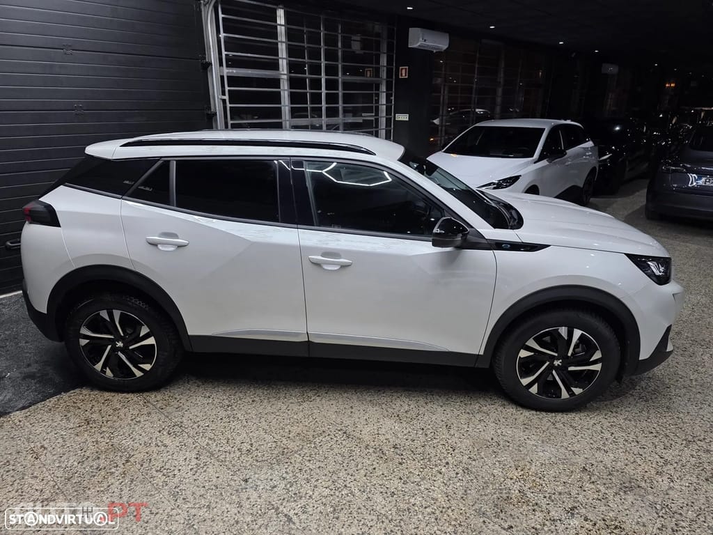 Peugeot E-2008 50 kWh Allure Pack