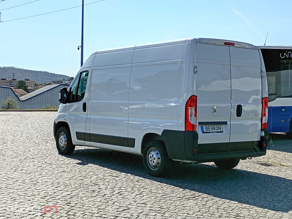 Peugeot Boxer 333 L2H2 2.2 BlueHDi