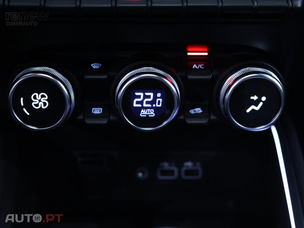 Renault Clio 1.0 Tce Techno — fotografia 24