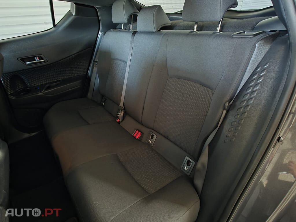 Toyota C-HR 1.8 Hybrid Square Collection