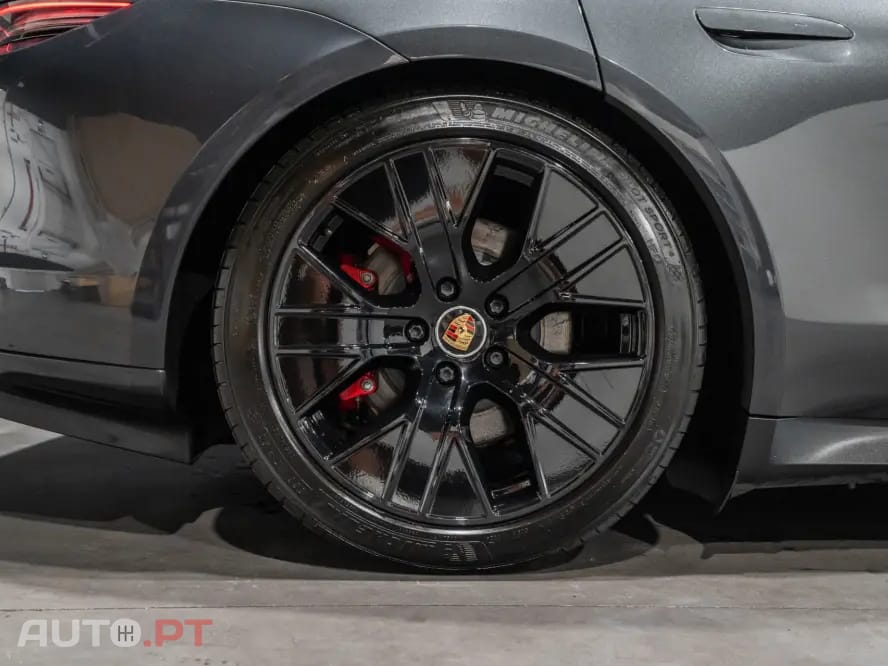 Porsche Taycan 4S