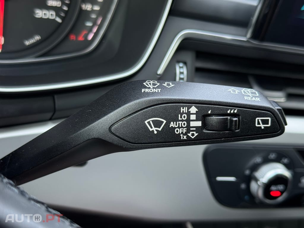Audi A4 Avant 30 TDI S tronic