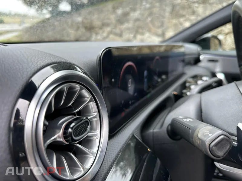 Mercedes-Benz A 250 e AMG Line