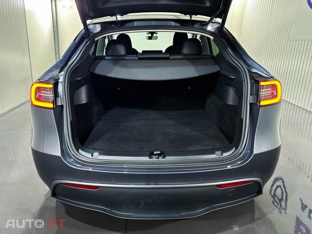 Tesla Model Y Long Range Dual Motor AWD
